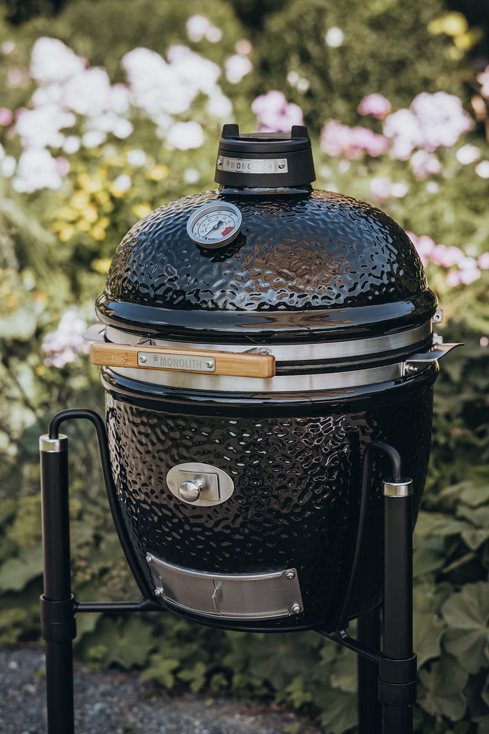 monolith-junior-2-0-kompakter-grill-mit-gestell-farbe-w-hlbar image 4