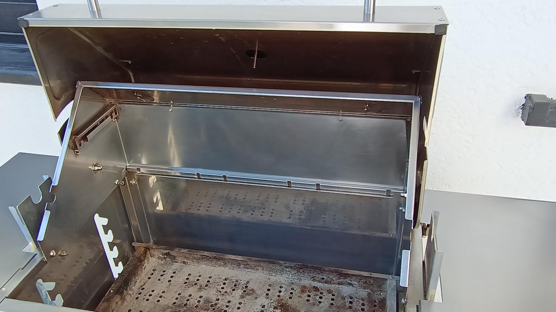 Super Grill, Aufbau fummelig