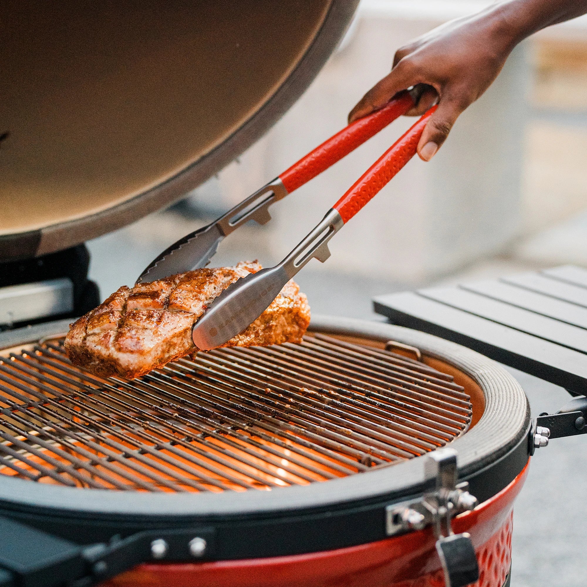 kamado-joe-krafted-stahlzange-45-75-cm-grillzange-mit-verriegelung image 6