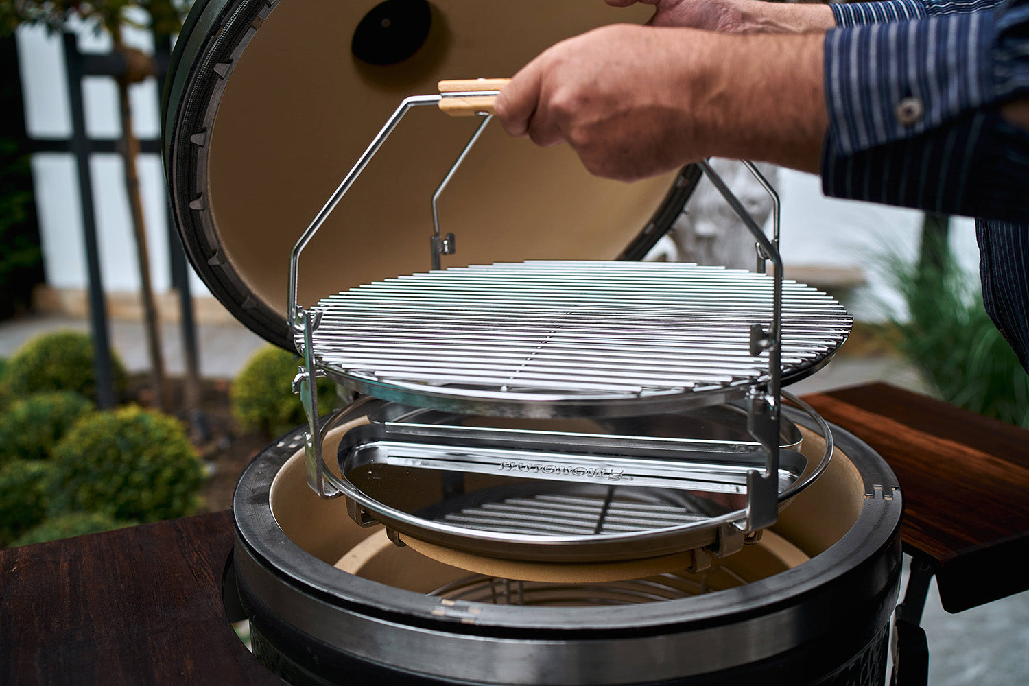monolith-avantgarde-55-classic-kamado-grill-schwarz-satin-matt image 5