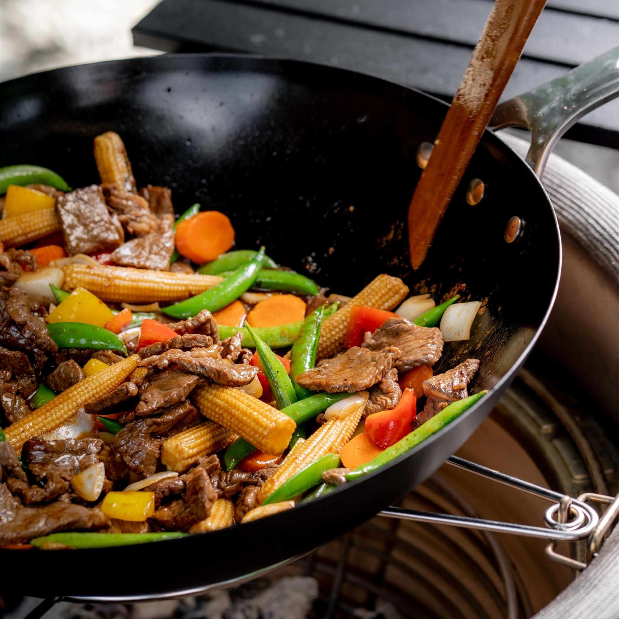 kamado-joe-karbon-steel-karbonstahl-wok-vorgew-rzt-f-r-keramikgrill image 4