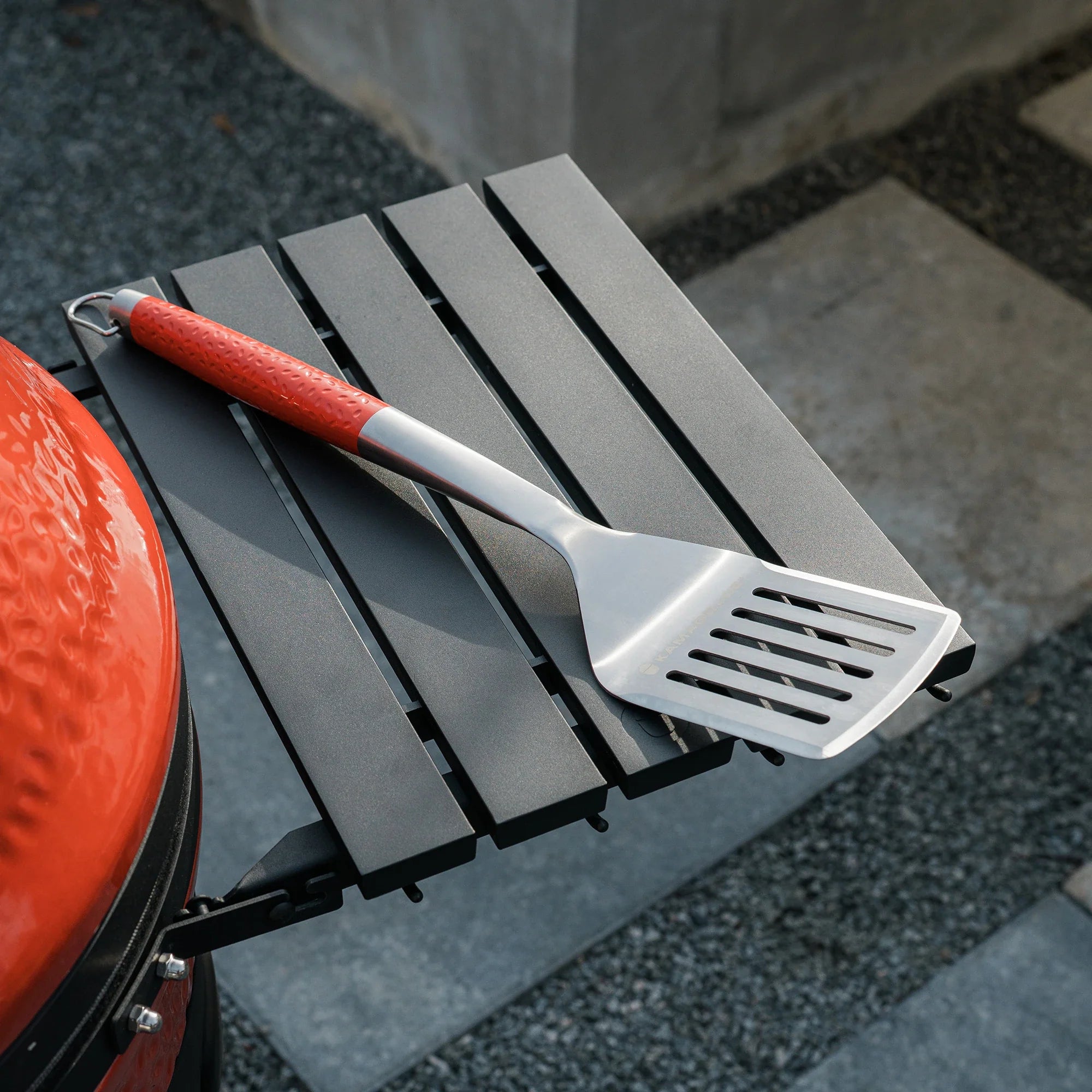 kamado-joe-krafted-stahlspatel-34-25-cm-aus-edelstahl image 5