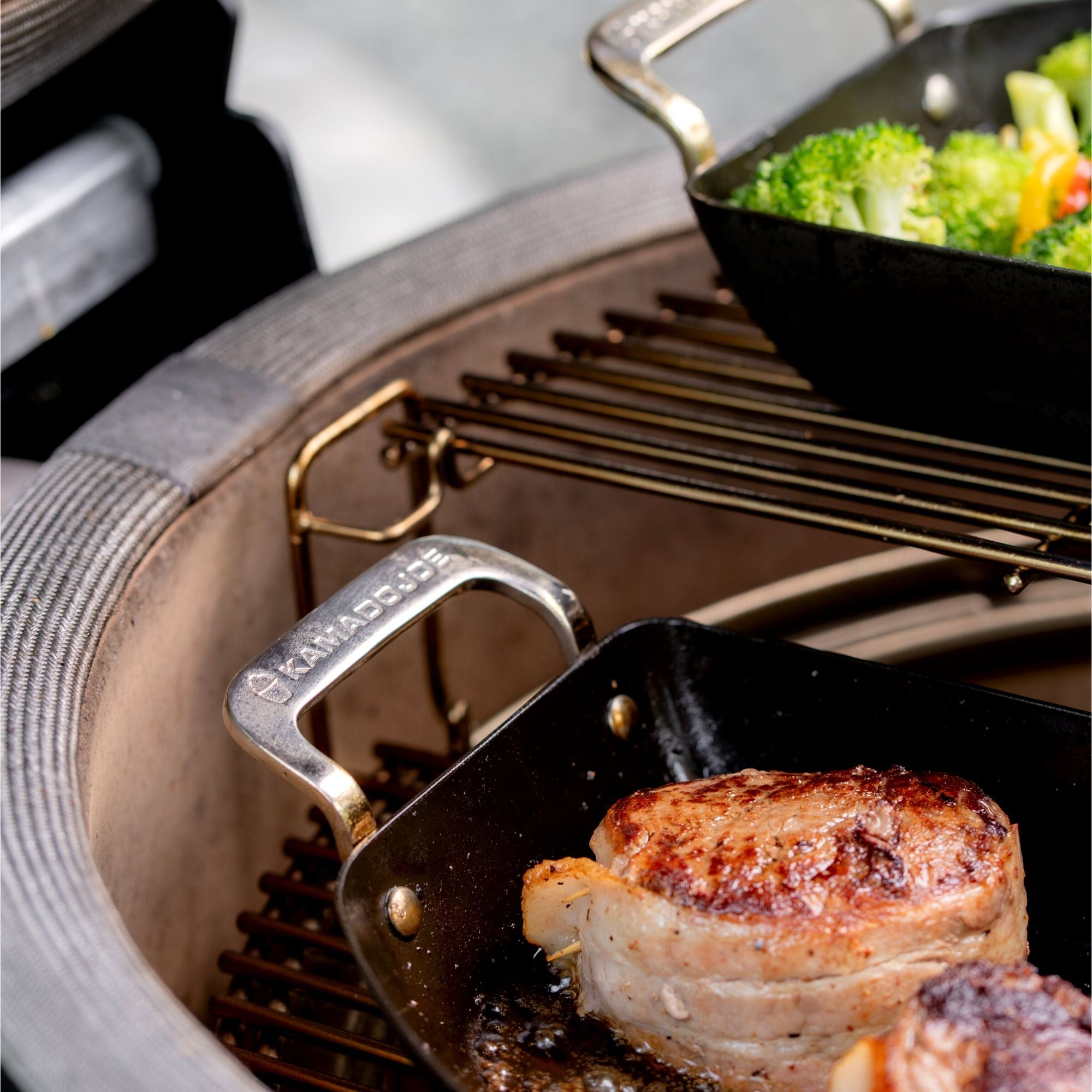 kamado-joe-karbon-steel-halbmond-pfannenset-f-r-classic-joe image 6