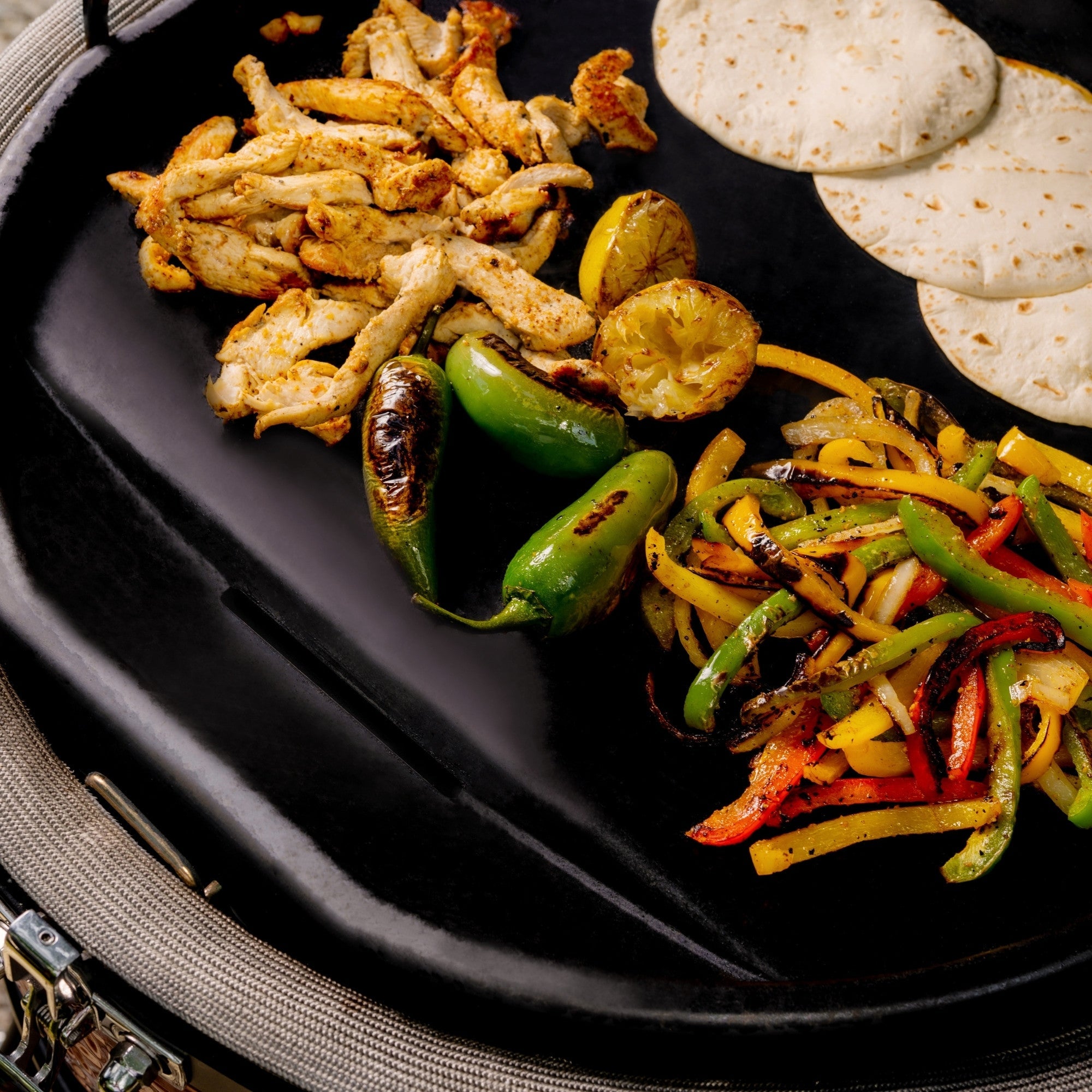 kamado-joe-karbon-steel-grillplatte-griddle-einsatz image 3