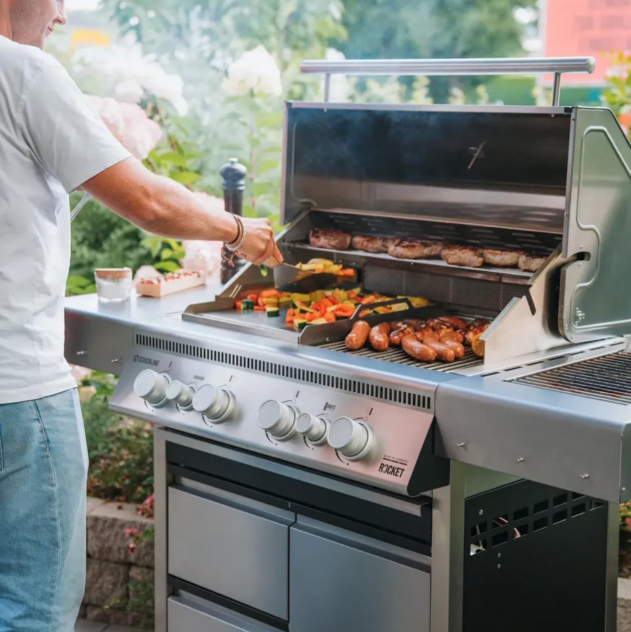 schickling-rocket-gasgrill-4-brenner-mit-backburner-drehspie-und-800-c-keramikbr image 4