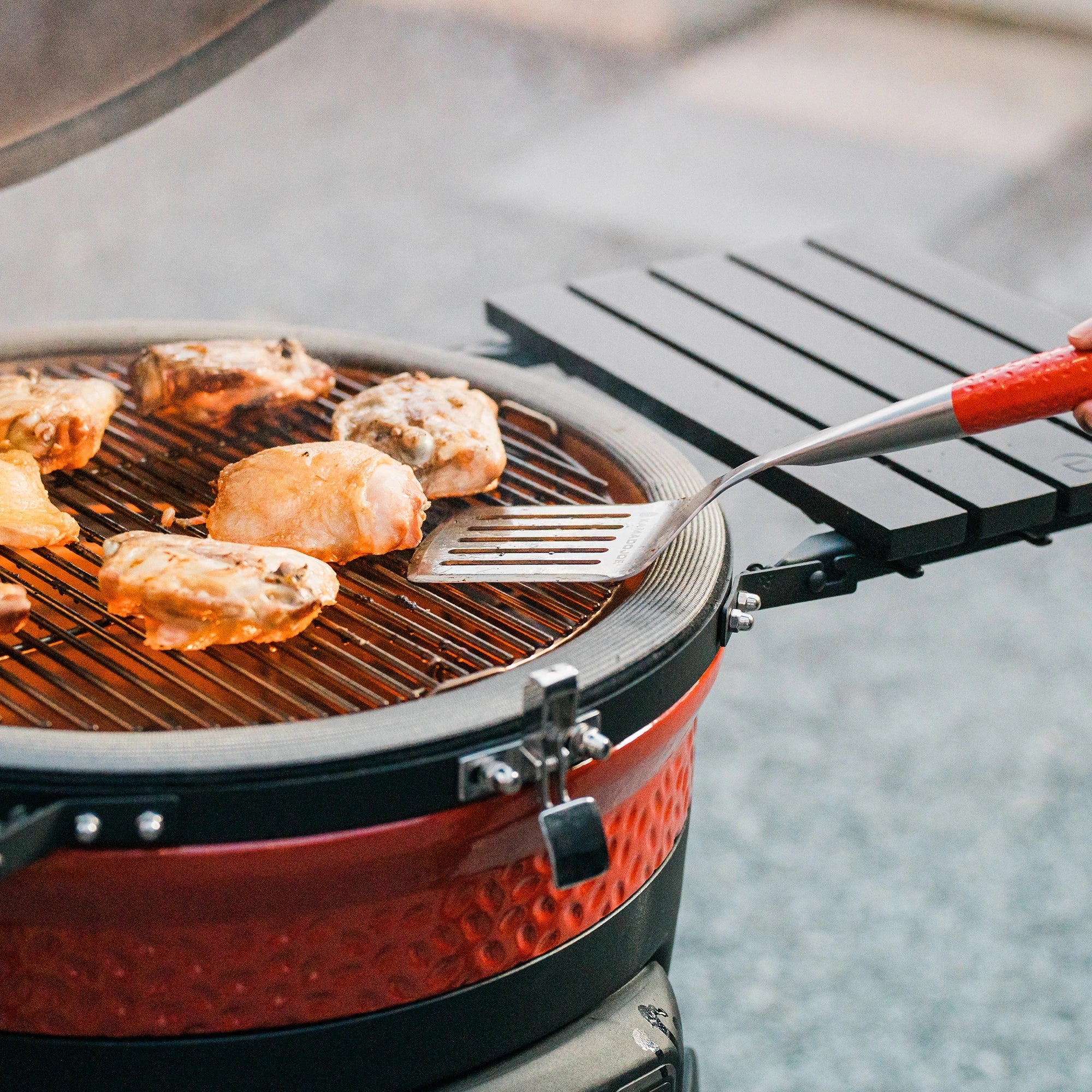 kamado-joe-krafted-stahlspatel-34-25-cm-aus-edelstahl image 6